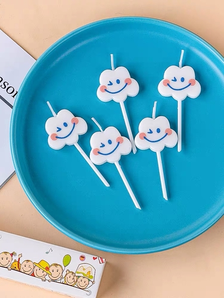 Vỉ 5 cây nến hình đám mây cười.