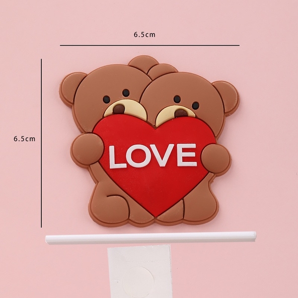 Tượng nhựa dẻo-Đôi Gấu nâu ôm trái tim love đỏ.