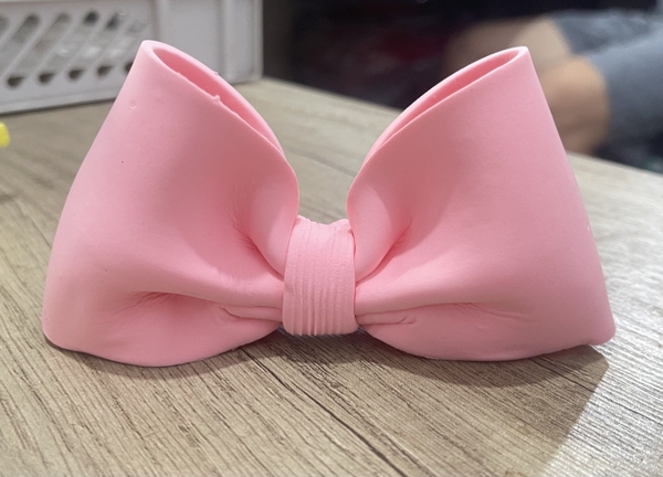 Nơ đất nặn Chiều dài 12,5cm cao 7cm-MÀU HỒNG.
