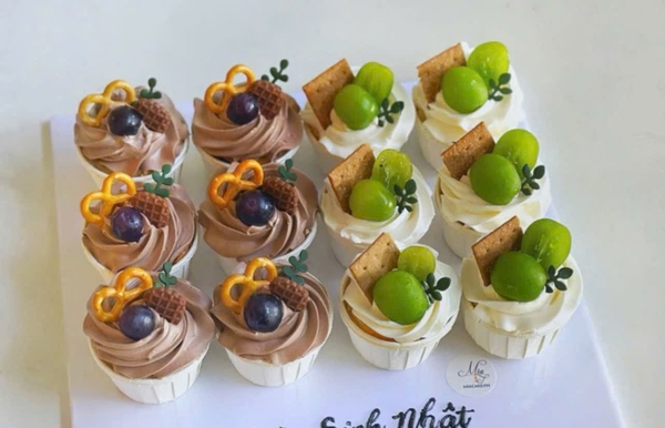 10 cành thanh hương nhựa (tương đương 120 lá).