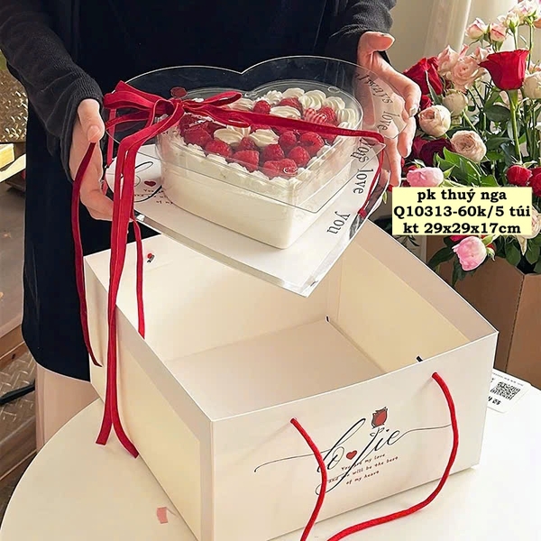 5 set hộp tim 20-10 (1 set gồm khuôn trái tim bên trong kt 18x15x7cm, nắp trái tim và đế) - MÀU TRẮNG.