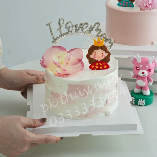 Set 5 tượng nhựa dẻo - mẹ mũ vàng áo đỏ.