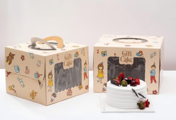 Set 50 hộp giấy cửa sổ - em bé đội mũ sinh nhật16x16x15cm (KÈM ĐẾ).