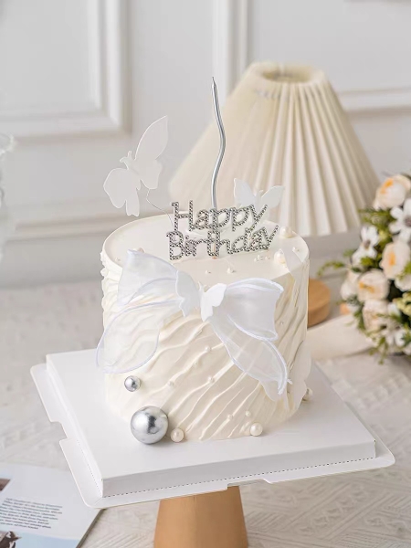 Chữ HPBD gắn hạt.