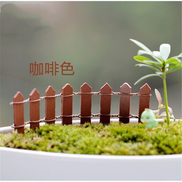 Hàng rào nhựa-nâu.