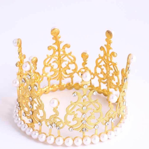 Vương miện đại tròn nhựa - vàng  (đk 12cm)