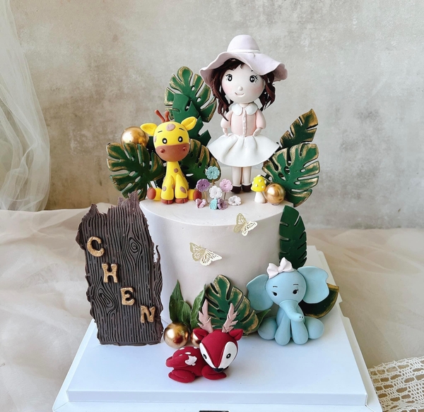 Gum paste trắng (kẹo đường)- vỏ hình gấu trúc (gói 454 gam).