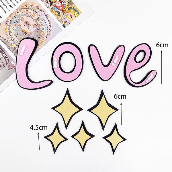 Set cắm xốp-Chữ LOVE hồng và ngôi sao vàng.