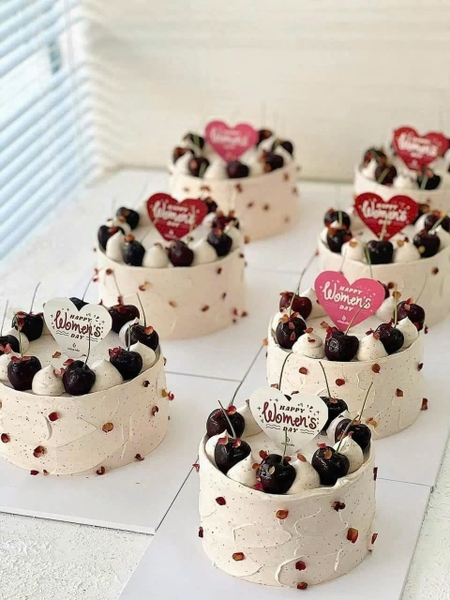60 thẻ giấy Happy Women's day trái tim mix màu hồng-đỏ-trắng (kt 6.5x3.5cm).