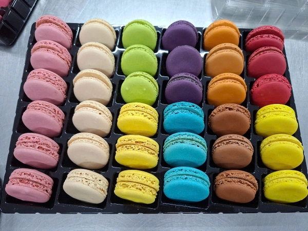 Bánh Maccaron (hộp 36 cặp) hàng Việt Nam -MIX MÀU.