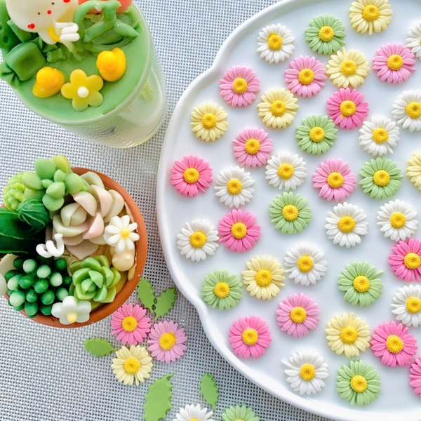 Hộp 100 bông HOA CÚC HỌA MI kẹo đường size 2.6cm -MIX MÀU.