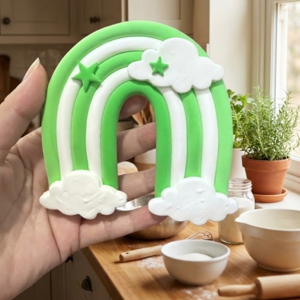 Cầu vồng đất nặn HP - mẫu gắn mây màu xanh lá cây.