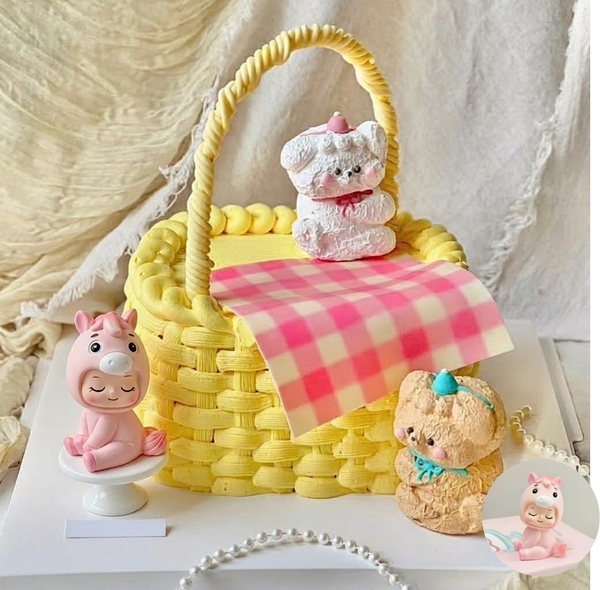 Tượng sứ -bé Ngựa HỒNG (mẫu nhắm mắt, ngồi chụm chân).