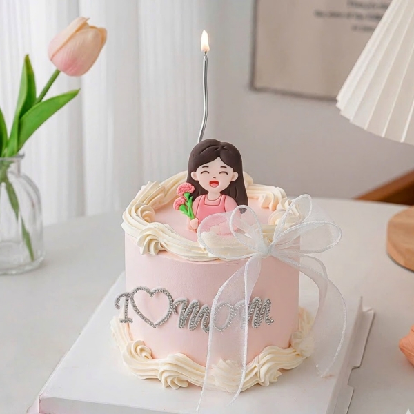 Tượng nhựa dẻo - Mẹ áo HỒNG ôm hoa màu hồng.