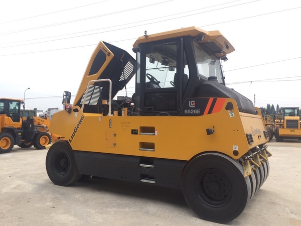 xe-lu-lop-liugong-clg6526e-cong-ty-hai-au