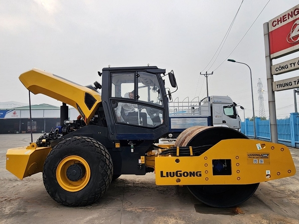 xe-lu-rung-liugong-clg6114e-ban-moi-nhat-2024