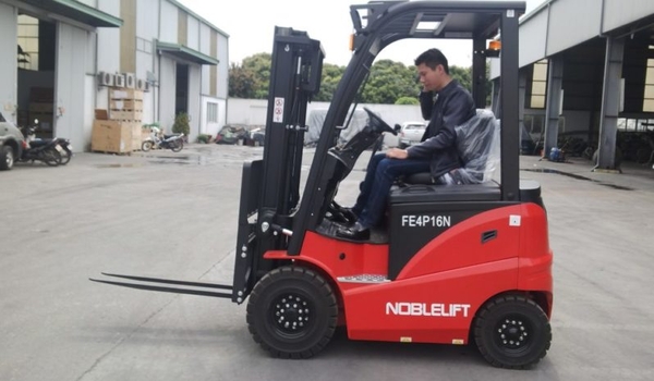 ban-xe-nang-dien-ngoi-lai-noblelift-fe4p16n-duc-1-6t