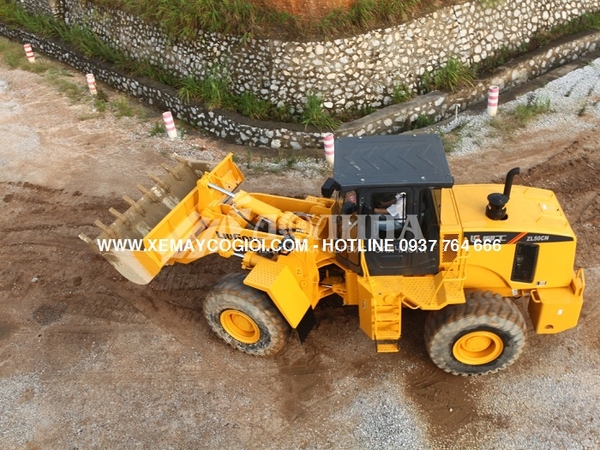 may-xuc-lat-gau-3-m3-liugong-zl50cn