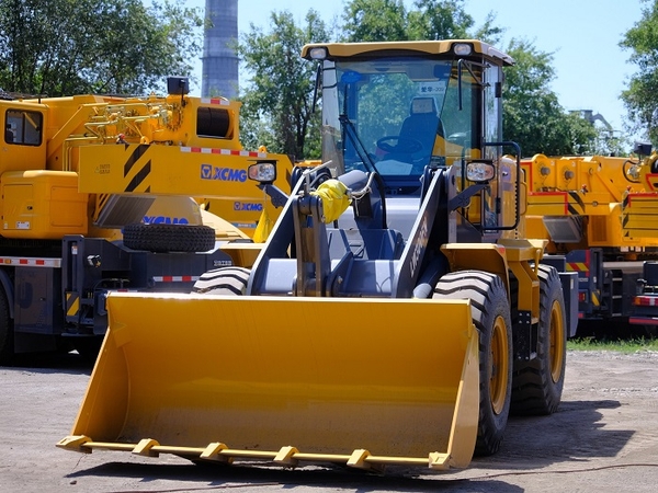 may-xuc-lat-xcmg-lw300fn-gau-1-8-m3