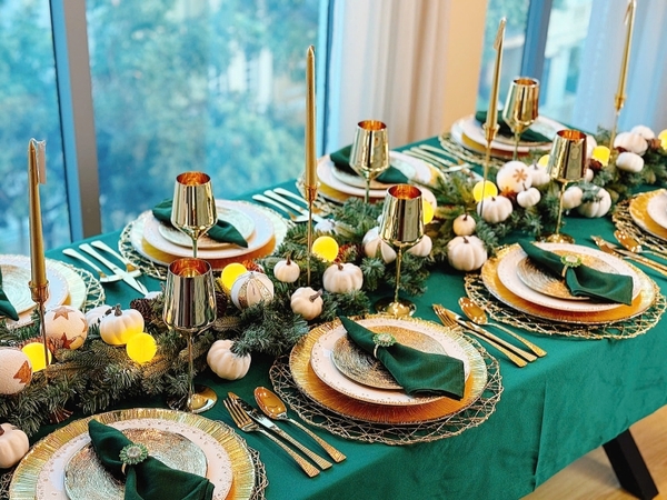 GIÁNG SINH RỰC RỠ: GỢI Ý TRANG TRÍ THEO TONE MÀU VÀNG GOLD SANG TRỌNG