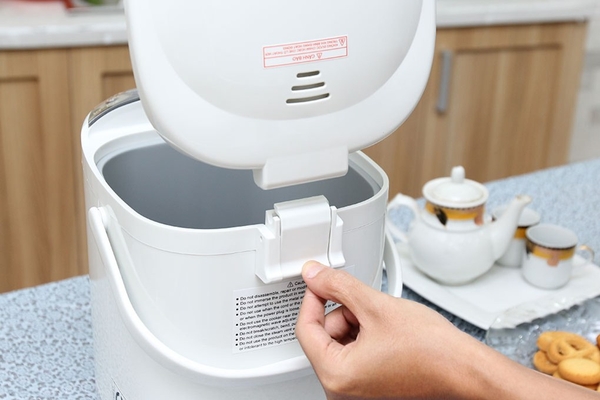 Bình thủy điện Toshiba 4.5 lít PLK-45SF(WT)VN Xuất xứ Thái Lan
