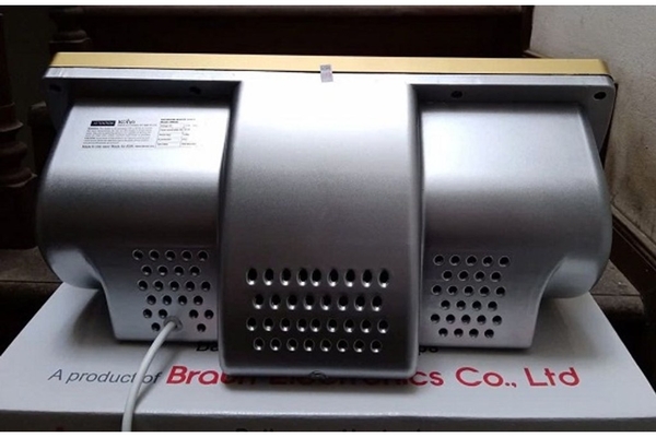 Đèn sưởi nhà tắm 3 bóng Braun Kohn treo tường 825W KN03G