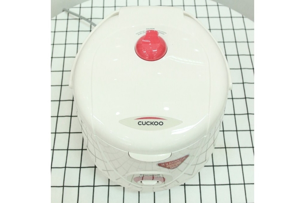 Nồi cơm điện cơ Cuckoo Gia nhiệt 3D 1.8 lít CR-1021 Xuất xứ Hàn Quốc, Màu Trắng/Đỏ