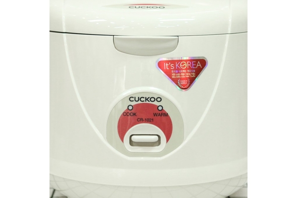 Nồi cơm điện cơ Cuckoo Gia nhiệt 3D 1.8 lít CR-1021 Xuất xứ Hàn Quốc, Màu Trắng/Đỏ