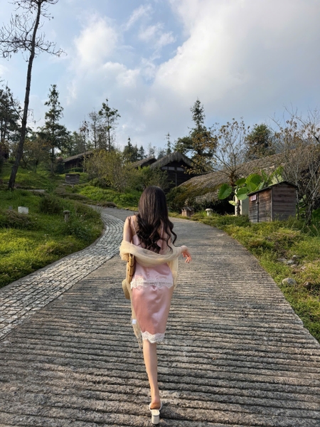 VÁY LENNY HỒNG - ảnh 5