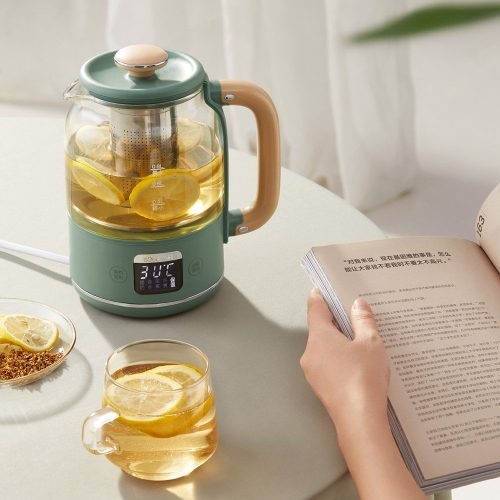 Thưởng thức trà với bình pha trà Bear YSH-C08T1