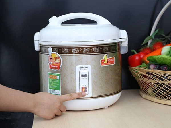 Nồi cơm điện bị nhảy non sống cơm - Cách xử lý