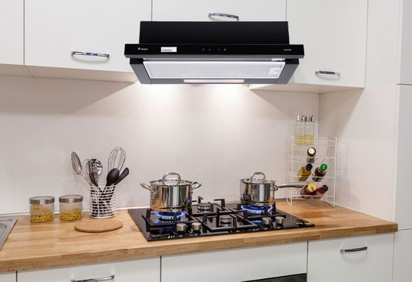 Bảng cảm ứng máy hút mùi không nhận – Lý do và cách xử lý