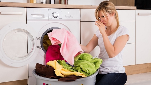 Những nguyên nhân khiến máy giặt có mùi hôi và cách khắc phục