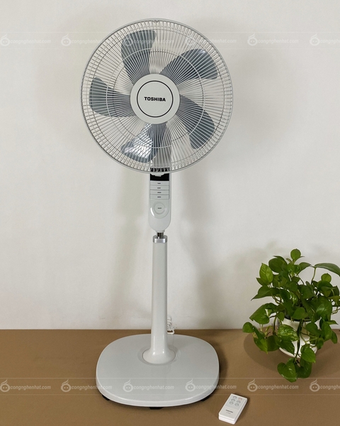 Đèn LED quạt Toshiba F-LSA20 nhấp nháy liên tục, xử lý sao?