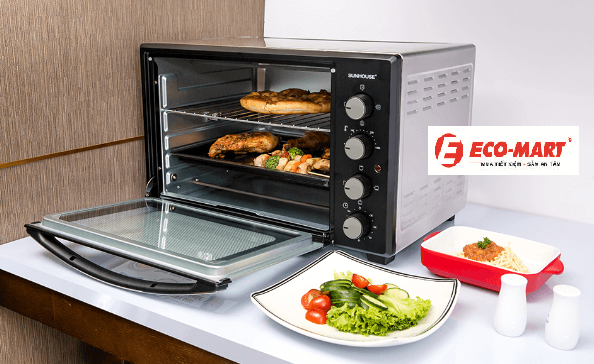 Tại sao cửa lò nướng hay mở xuống dưới ? Thiết kế này có ưu điểm gì?