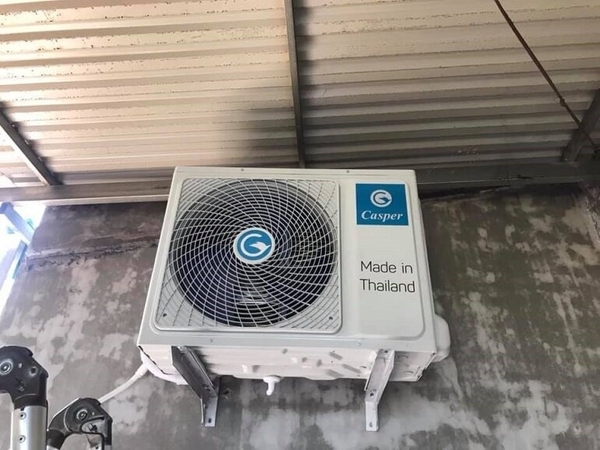 Cục nóng máy lạnh không quay