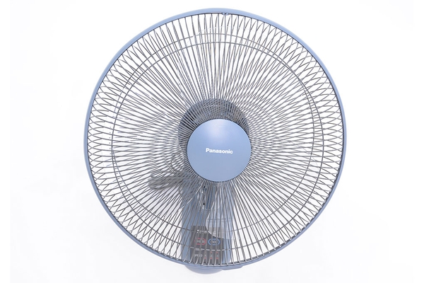 Quạt treo tường Panasonic 3 cánh F409MB 46W có điều khiển từ xa