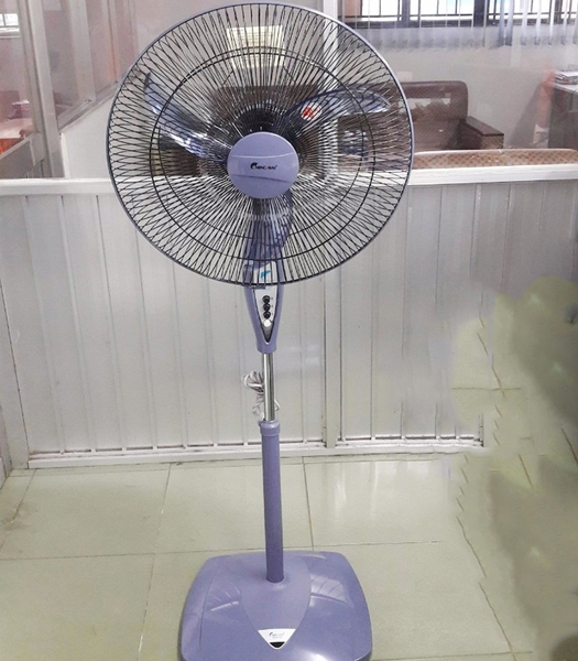 Quạt cây Ching Hai HS966B 3 cánh 58W