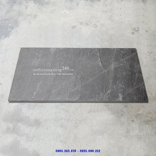 Đá chẻ xanh đen Hòa Sơn 30x60 cm