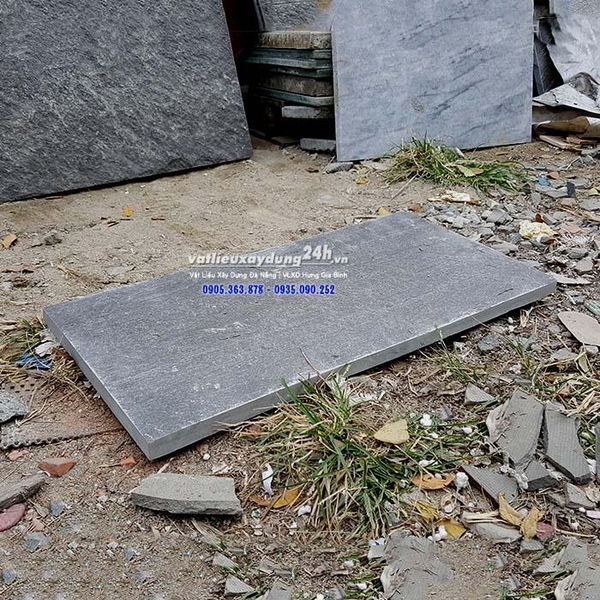 Đá chẻ xanh đen Hòa Sơn 30x60 cm