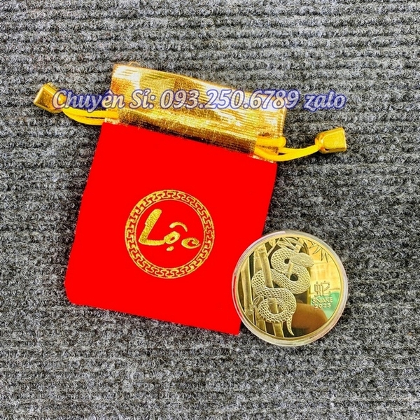 Đồng xu Úc hình con rắn mạ vàng
