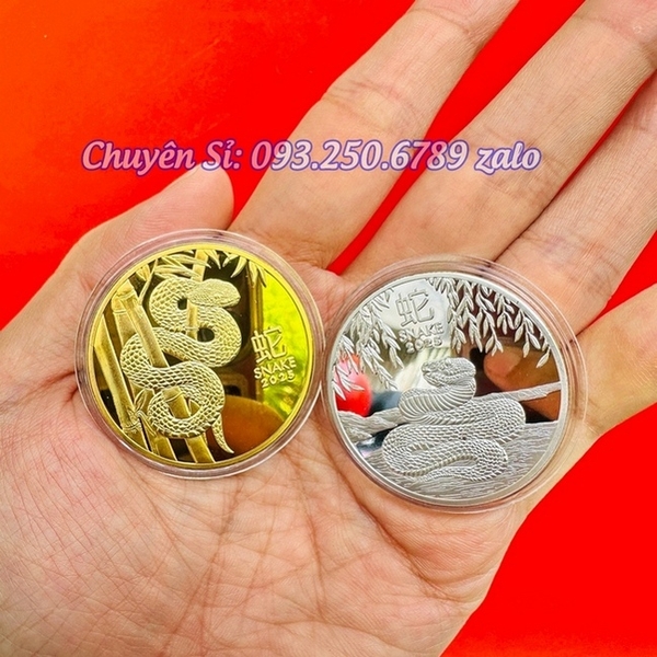 Cặp tiền xu hình con rắn Úc mạ vàng bạc kèm hộp nhung