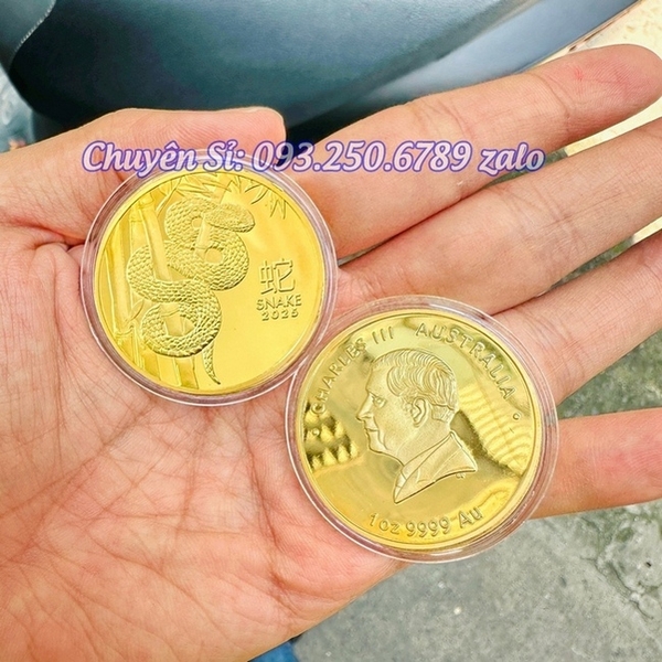Đồng xu Úc hình con rắn mạ vàng