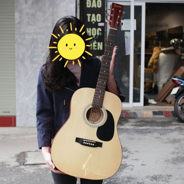 dan-guitar-acoustic-lauren