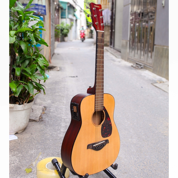 dan-guitar-acoustic-yamaha-jr2-1-2-kem-bao-dan-chinh-hang-da-lap-san-eq-metb12