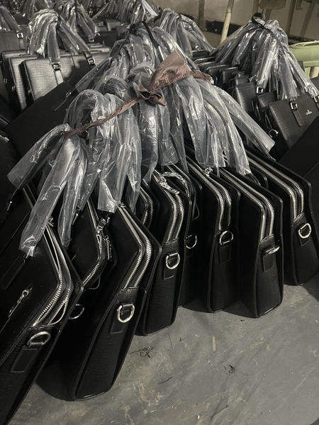 cặp da đại hội đảng