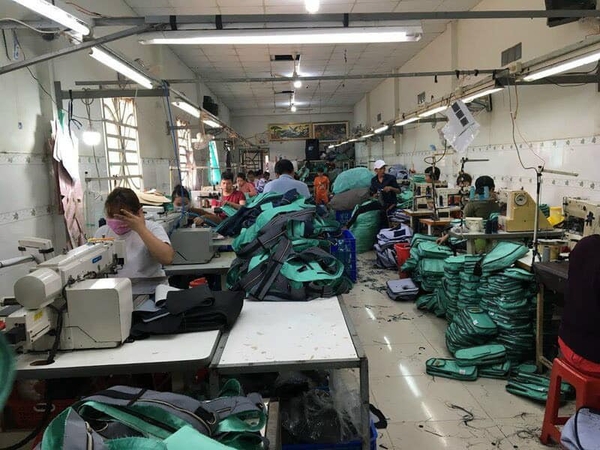Xưởng may balo du lịch in logo số lượng lớn – VietBags Hà Nội