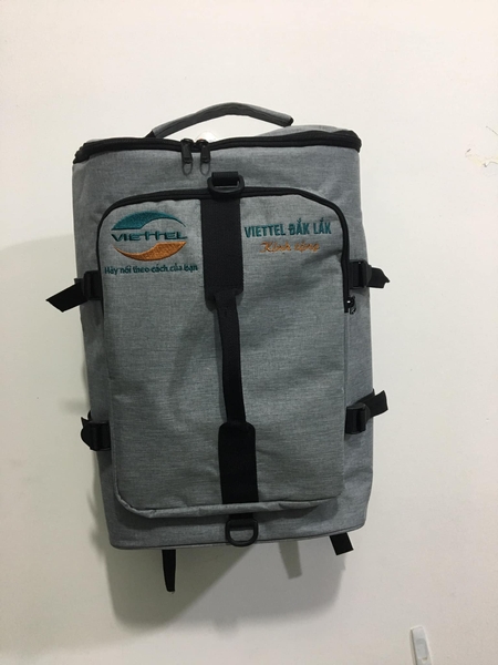 Mẫu balo du lịch in logo đẹp – chọn màu theo nhận diện thương hiệu