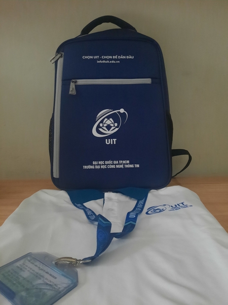Sản xuất balo trường học UIT