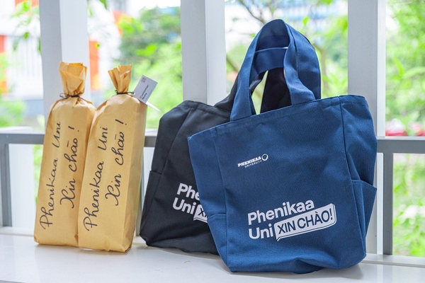 Mẫu túi canvas tote bag in logo trường Đại học Phenikaa đẹp, bền, thân thiện môi trường – sản xuất bởi VietBags